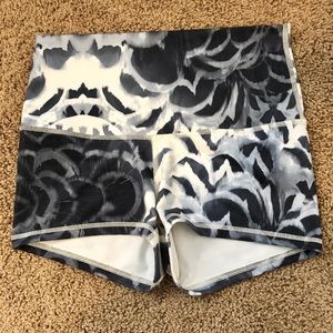 🍋Lululemon Wunder Under Hi-Rise Short! 🍋